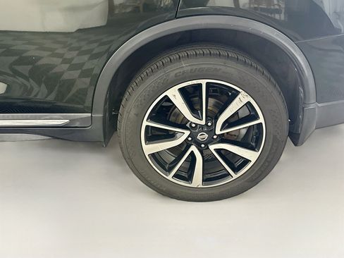 Used 2019 Nissan Rogue SL w/ Premium Package AWD/4WD image 11