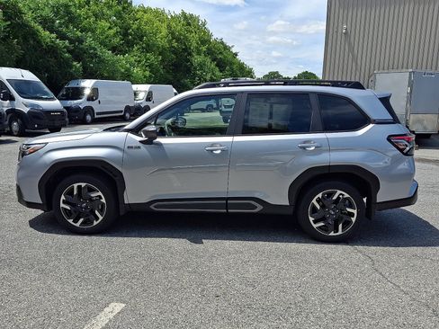 Certified 2025 Subaru Forester Limited AWD/4WD image 7