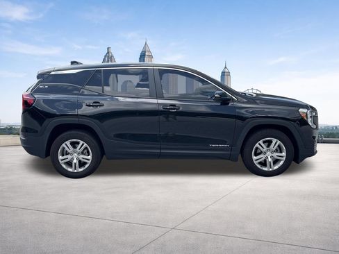 Used 2024 GMC Terrain SLE FWD image 28