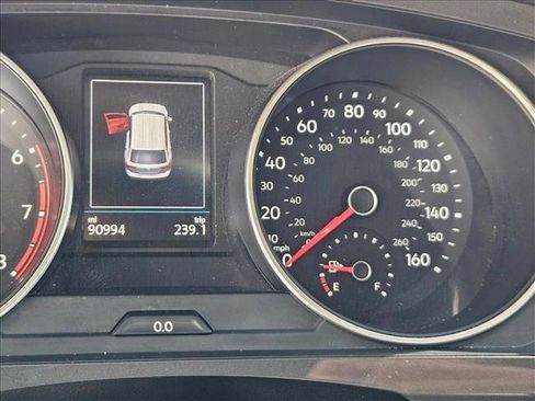 Used 2020 Volkswagen Tiguan SE image 7