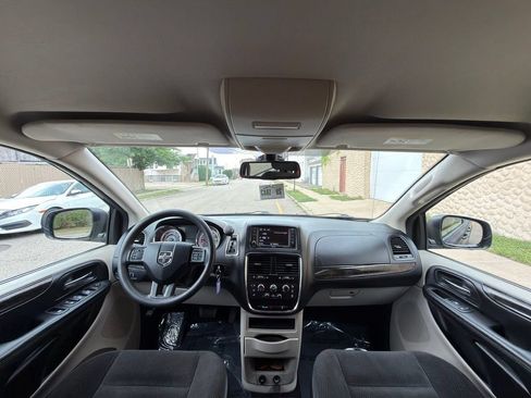Used 2019 Dodge Grand Caravan SE w/ UConnect Hands-Free Group FWD image 27