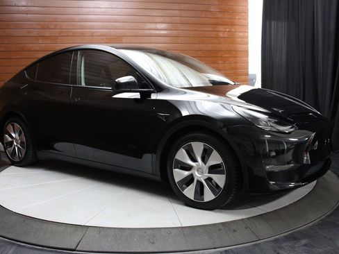 Used 2022 Tesla Model Y Performance AWD/4WD image 31