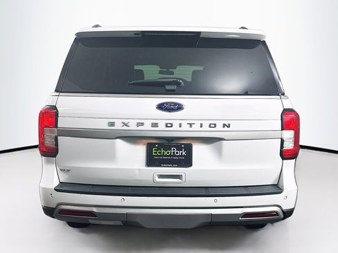 Used 2024 Ford Expedition XLT image 7