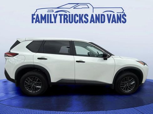 Used 2023 Nissan Rogue S AWD/4WD image 6