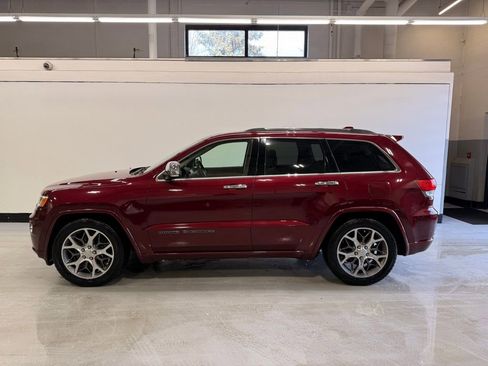 Used 2021 Jeep Grand Cherokee Overland AWD/4WD image 2