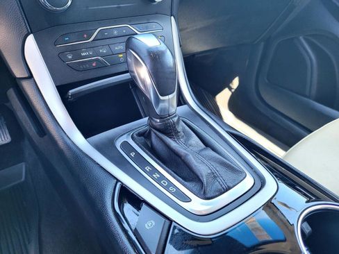 Used 2018 Ford Edge SEL w/ Equipment Group 201A AWD/4WD image 25