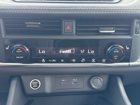 Used 2021 Nissan Rogue S FWD image 19