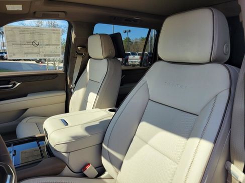 New 2026 GMC Yukon XL Denali w/ Denali Reserve Package RWD image 13