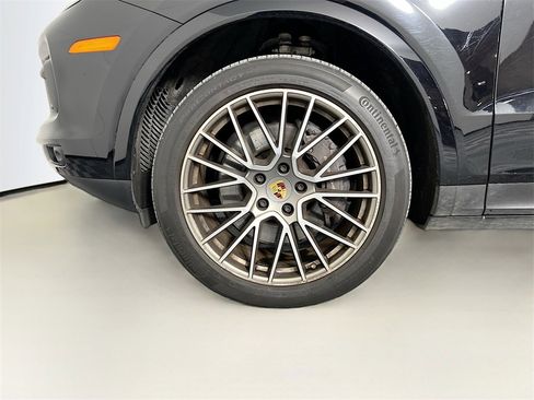Certified 2023 Porsche Cayenne Coupe image 32
