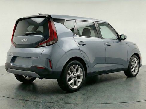 Used 2025 Kia Soul LX w/ LX Technology Package image 9