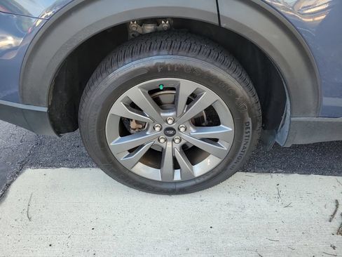 Used 2021 Ford Explorer XLT w/ Equipment Group 202A AWD/4WD image 12