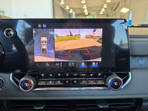 New 2026 Chevrolet Colorado ZR2 w/ Technology Package AWD/4WD image 16