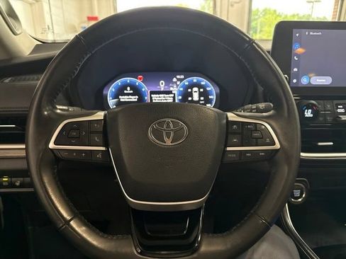 Used 2025 Toyota Grand Highlander AWD image 18