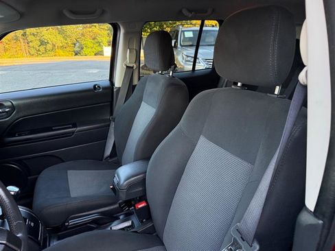 Used 2016 Jeep Patriot Latitude image 24