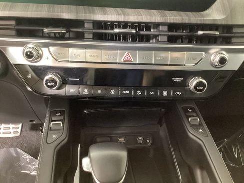 Used 2024 Kia Telluride SX X-Line AWD/4WD image 19