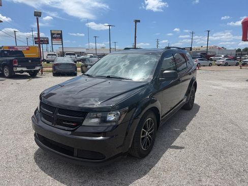 Used 2018 Dodge Journey SE w/ Popular Equipment Group FWD image 1