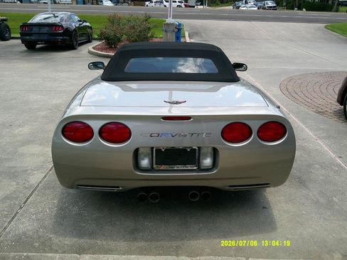 Used 2001 Chevrolet Corvette Convertible w/ Preferred Equipment Group2 RWD image 3