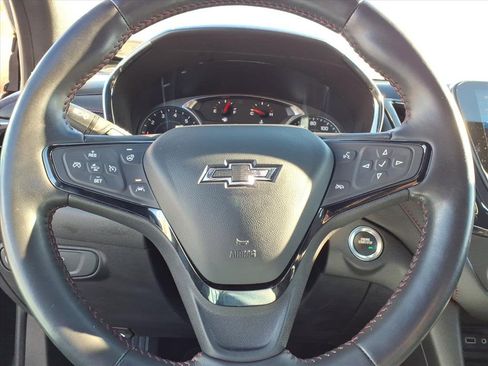 Used 2022 Chevrolet Equinox RS w/ Infotainment Package image 29