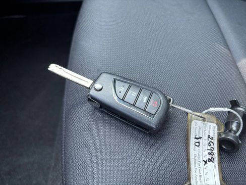 Used 2025 Toyota Corolla LE FWD image 21
