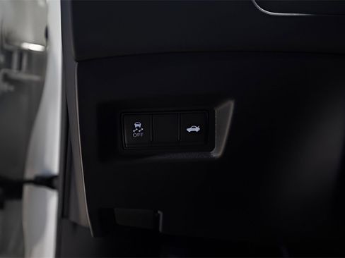 Used 2023 INFINITI Q50 Luxe w/ Cargo Package image 33