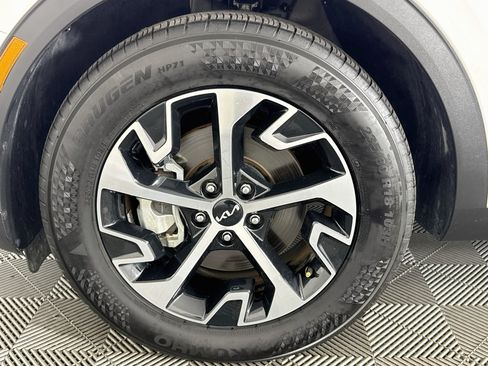 Used 2025 Kia Sportage EX FWD image 36