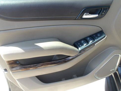 Used 2017 GMC Yukon SLE w/ SLE Value Package RWD image 18