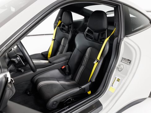 Used 2018 Porsche 911 GT3 RWD image 16