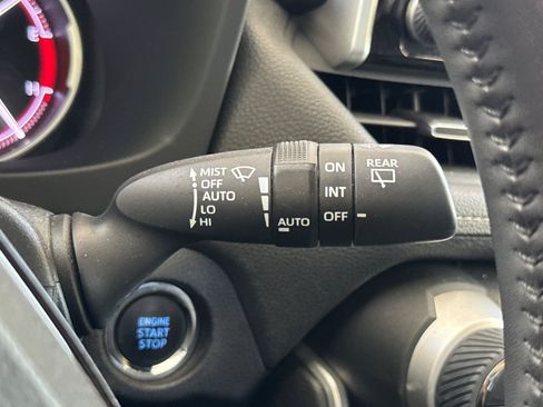 Used 2020 Toyota RAV4 Limited FWD image 35