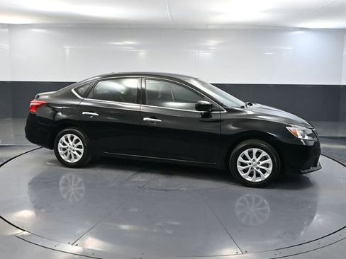 Used 2018 Nissan Sentra SV image 3