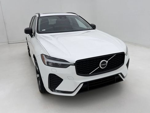 Used 2023 Volvo XC60 B6 Ultimate AWD/4WD image 3