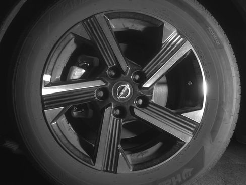 Used 2025 Nissan Sentra SV FWD image 12