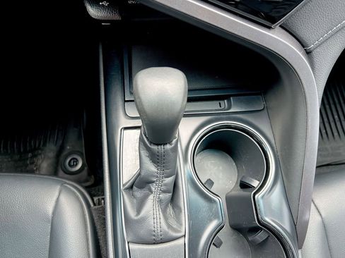 Used 2019 Toyota Camry SE w/ Carpet Mat Package image 14