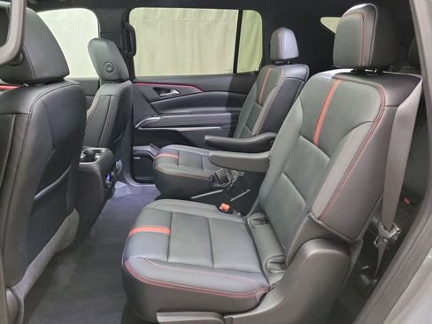 Certified 2024 Chevrolet Traverse RS w/ LPO, Floor Liner Package image 10