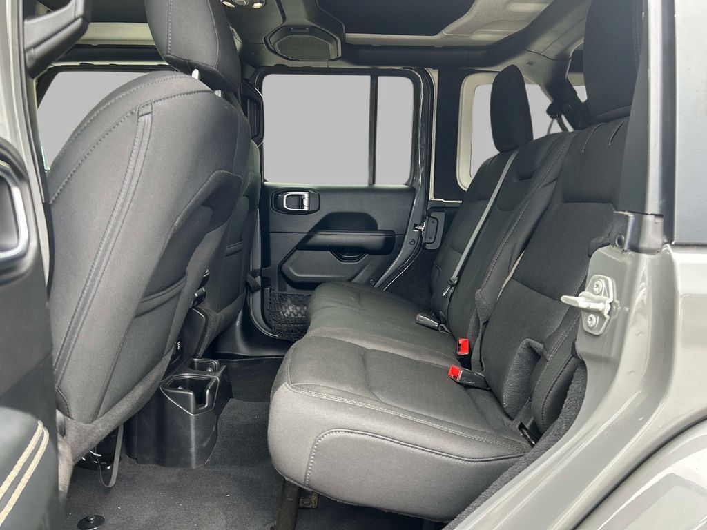 Certified 2020 Jeep Wrangler Unlimited Sahara w/ Dual Top Group AWD/4WD image 16