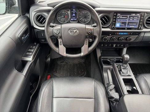 Used 2023 Toyota Tacoma TRD Off-Road image 16