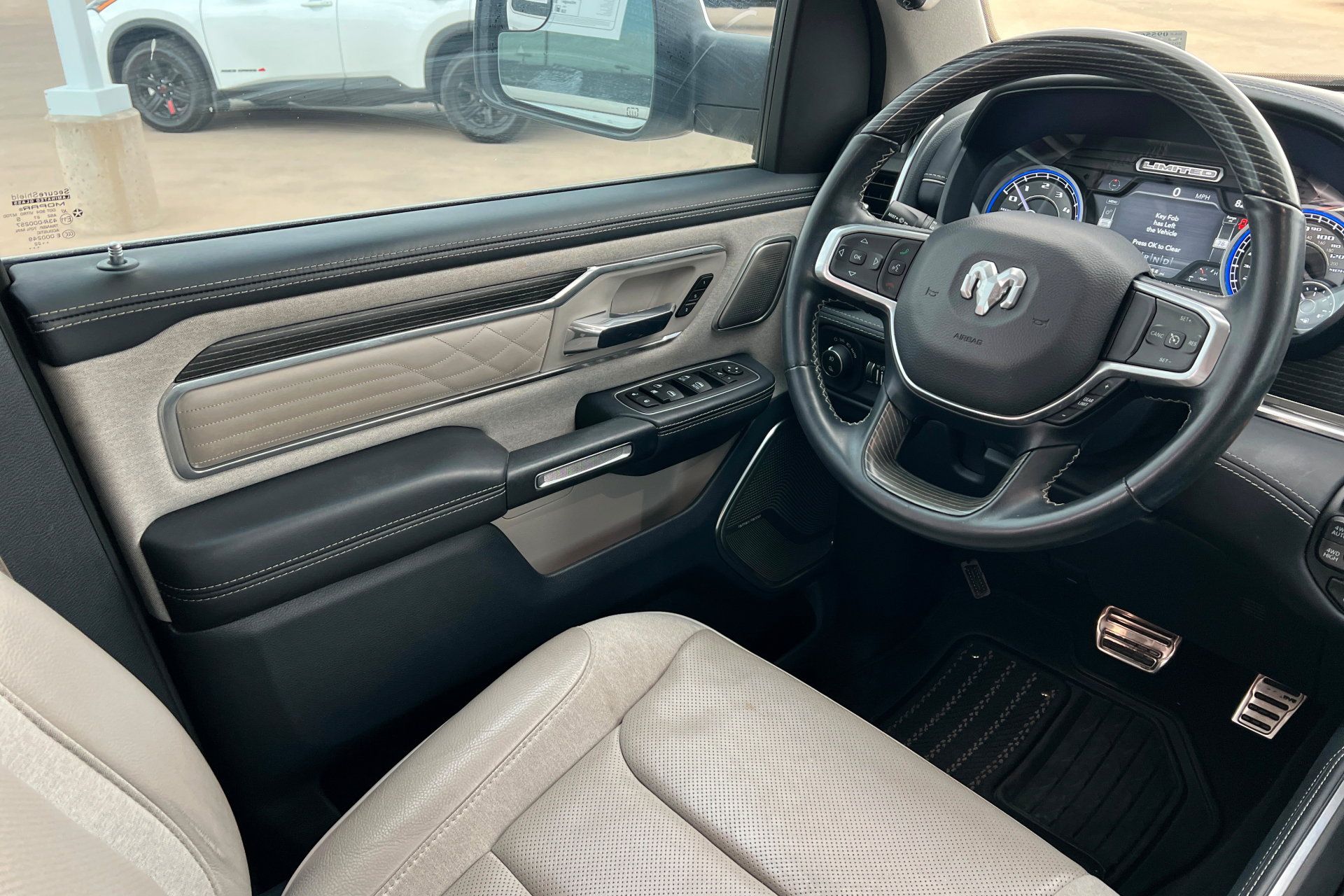 Used 2022 RAM 1500 Limited AWD/4WD image 11