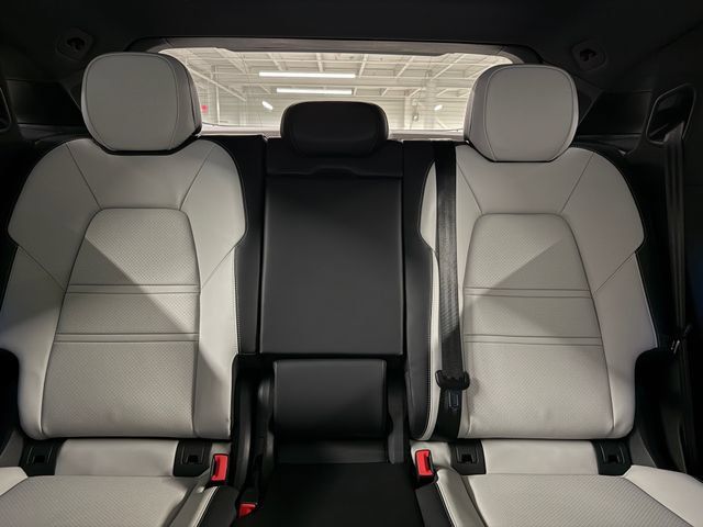 Certified 2024 Porsche Cayenne S AWD/4WD image 32
