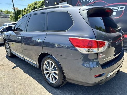 Used 2014 Nissan Pathfinder SL AWD/4WD image 4