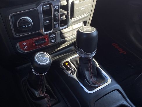 Used 2020 Jeep Gladiator Rubicon image 17