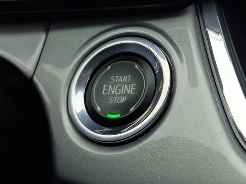 Used 2025 Chevrolet Trax LT FWD image 27