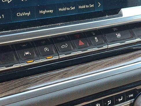 Certified 2023 Chevrolet Silverado 1500 LT AWD/4WD image 25