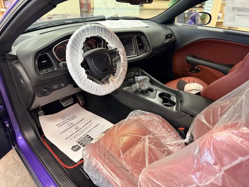Used 2023 Dodge Challenger SRT Hellcat RWD image 6