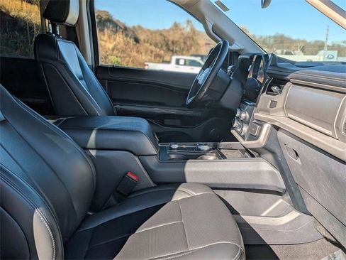 Used 2024 Ford Expedition Max XLT image 38