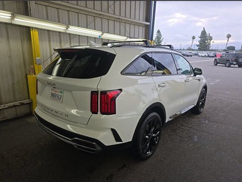 Used 2022 Kia Sorento SX FWD image 2