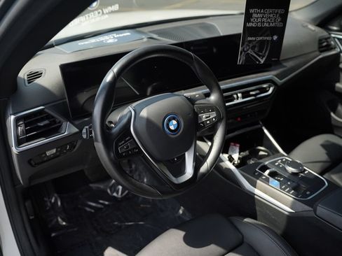Used 2024 BMW i4 eDrive35 w/ Convenience Package RWD image 9