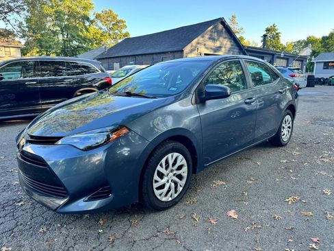 Used 2018 Toyota Corolla LE FWD image 1