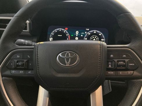 Used 2025 Toyota 4Runner TRD Off-Road AWD/4WD image 18