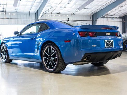 Used 2013 Chevrolet Camaro SS w/ Hot Wheels Special Edition RWD image 4