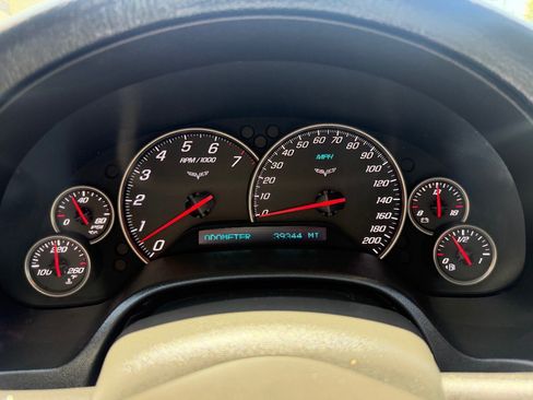 Used 2005 Chevrolet Corvette Coupe w/ Preferred Equipment Group RWD image 14