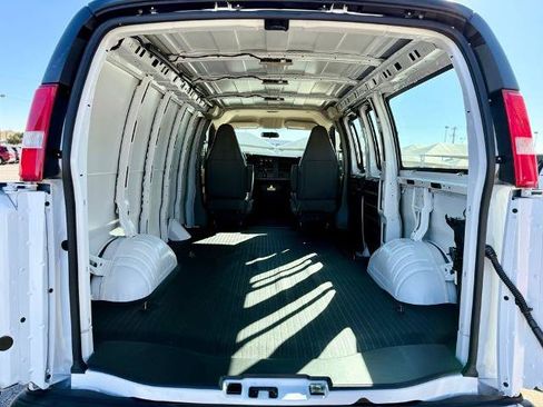 New 2025 GMC Savana 2500 w/ Driver Convenience Package RWD image 7